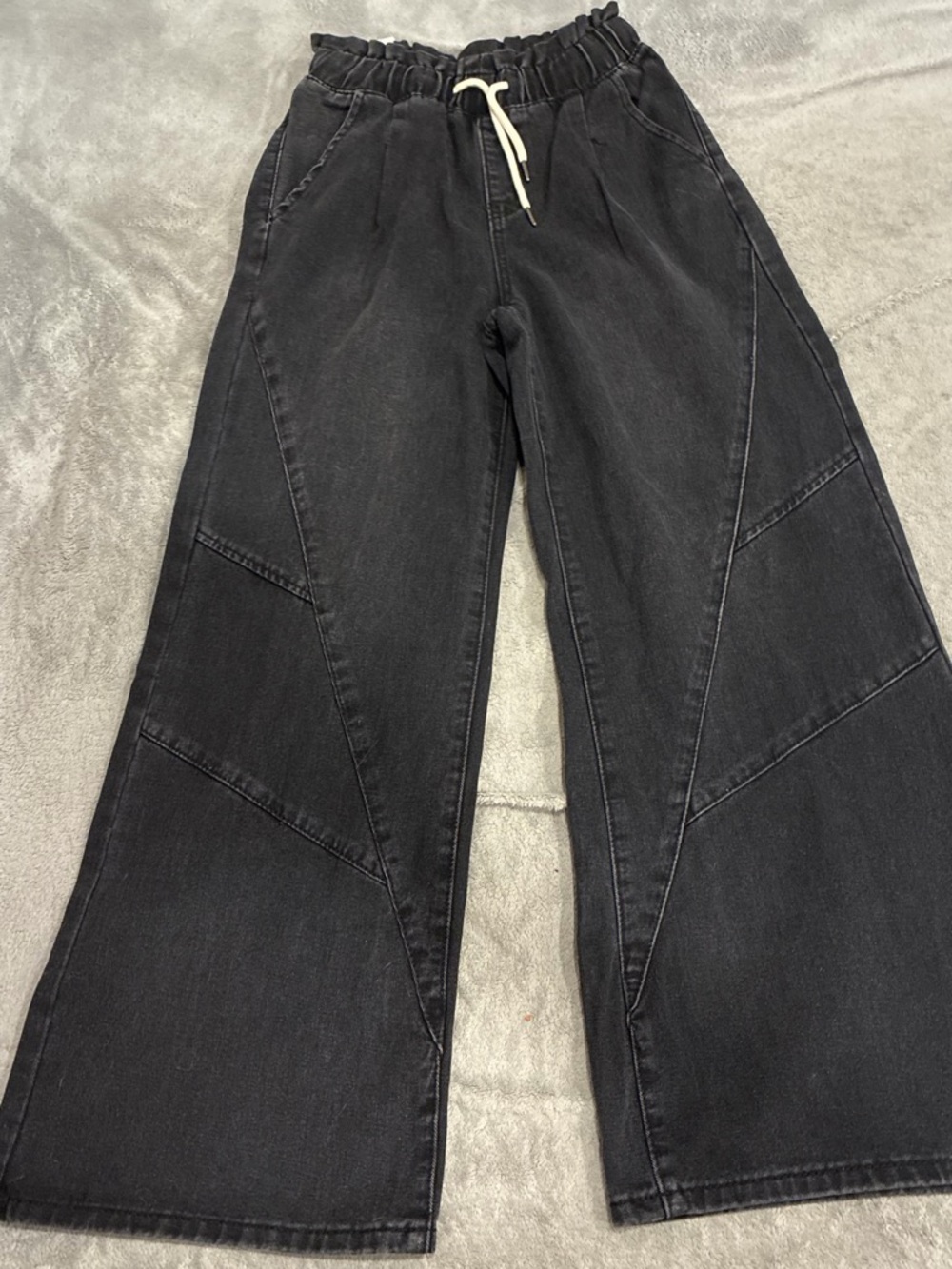 Black Wide-Leg Women's Jeans with Drawstring Waist